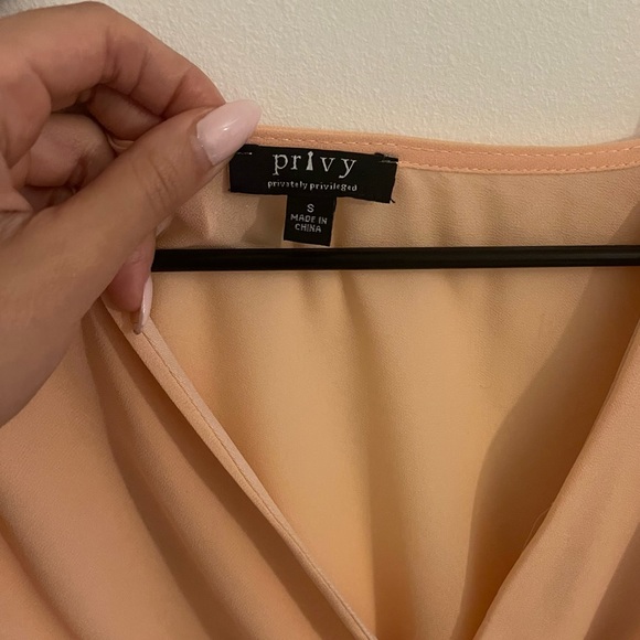 Privy Ruffle Long Sleeve Top Size Small - Picture 5 of 10